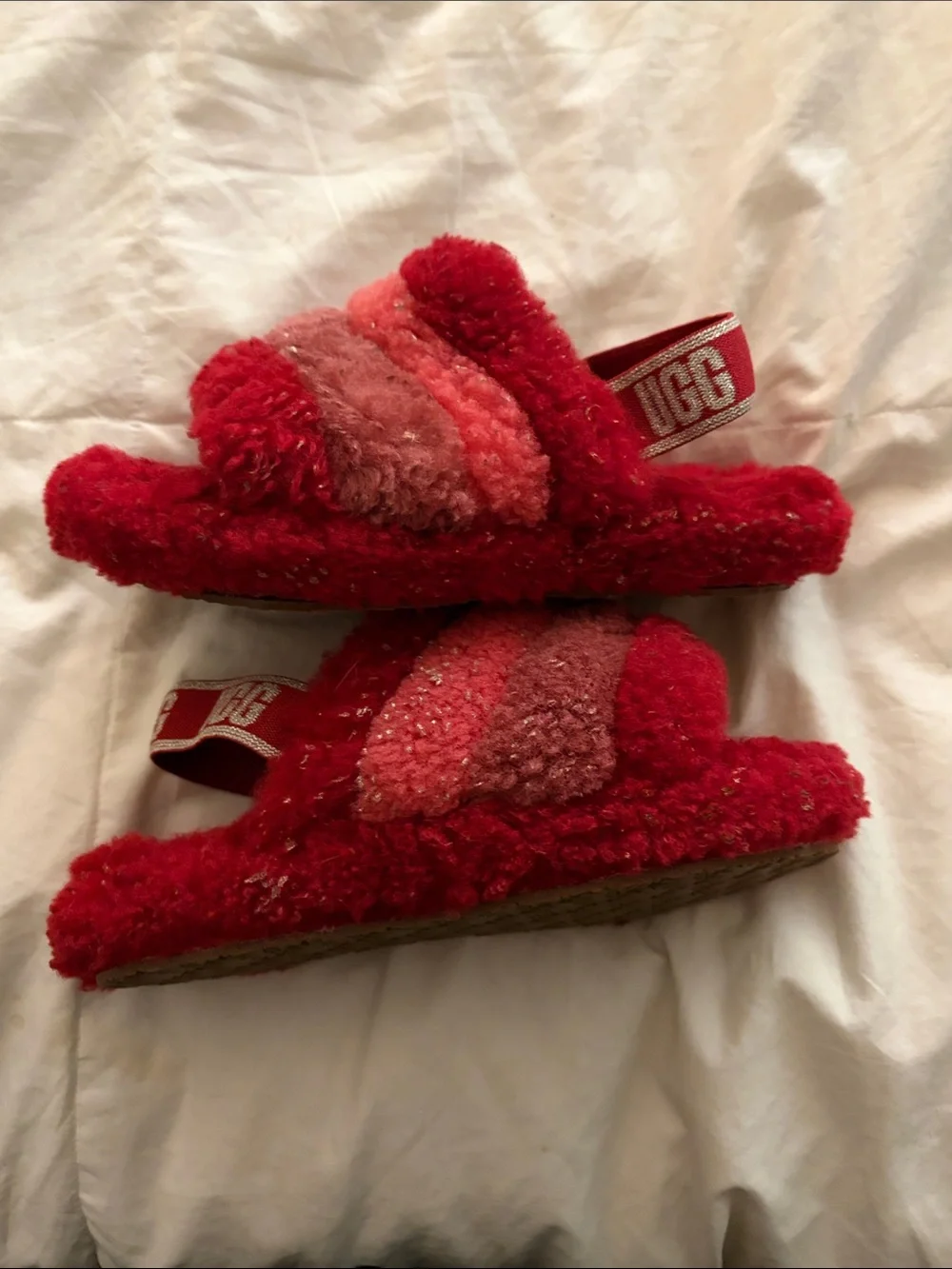 Little Girls UGG Fluff Yeah! Fluffy Slippers in Red Size 1